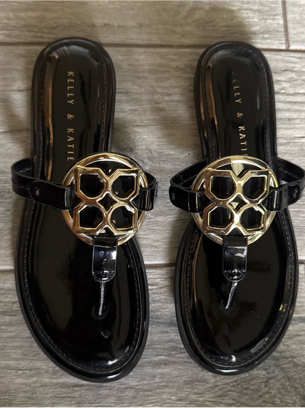 KELLY & KATIE Black & Gold Medallion Thong Sandals, Pre-owned Women’s US 7M